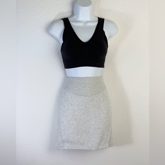 Lululemon Heather Gray Scuba High Rise Mini Skirt - Picture 1 of 10